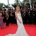 Cannes 2011 Hofit Golan porte une robe bustier blanche Alberta Ferretti