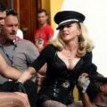 Madonna pousse la chanson tout en provocation