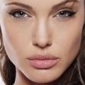 La bouche pulpeuse d'Angelina Jolie
