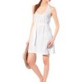 Robe dos nu blanche piquée ceinturée collection été 2011 Lacoste femme