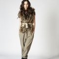 Pantalon beige et fourrure IKKS collection femme automne-hiver 2010-2011