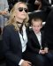 Sharon Stone porte une tenue masculine pour le défilé de Dior Homme à Paris