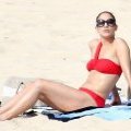 Jennifer Lopez, en bikini sur la plage
