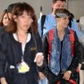 Justin Bieber et Selena Gomez, à l'aéroport de Narita (Tokyo)