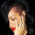 Rihanna sort ses griffes