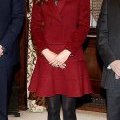 Kate Middleton en tailleur Paule Ka