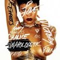 Rihanna enlève le haut pour son nouvel opus !