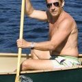 Sarkozy faisant du Kayak avec ses Ray-Ban