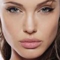 La bouche pulpeuse d'Angelina Jolie