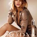 Burbery choisit Rosie Huntington-Whiteley comme égérie