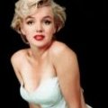 Marilyn Monroe dans une robe blanche