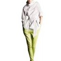 Pantalon vert-anis et chemise blanche H&M