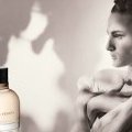 Nine d'Urso, l'égérie du premier parfum pour femme de Bottega Veneta