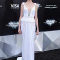 Anne Hathaway, sublime en robe blanche Prabal Gurung