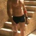 Baptiste Giabiconi, sexy en caleçon dans Fort Boyard