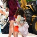 Katie Holmes, radieuse aux côtés de sa fille Suri