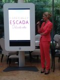 Bar Refaeli est l’égérie de la marque de parfum Especially Escada Délicates Notes
