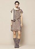 Robe ceinturée à manches courtes 