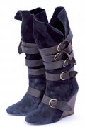 Boots compensées en daim et lanières de cuir chaussures Sandro femme automne hiver 2010 2011
