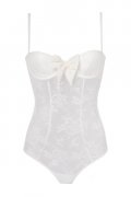 Body dentelle blanc romantique Etam et Cherry Blossom Girl été 2011