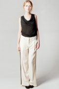 Pantalon large en crêpe avec des bandes noires
