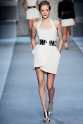 Robe blanche courte Karl Lagerfeld, collection printemps été 2010