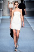 Robe bustier blanche, Karl Lagerfeld, collection printemps été 2010