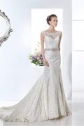 Robe en dentelle et strass