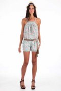 Un style floral avec un combi-short