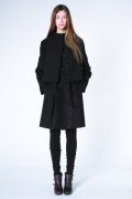 Manteau gilet en tweed et low boots Vanessa Bruno