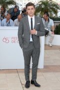Zac Efron : bien habillé pour présenter « The Paperboy »