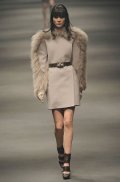 Robe courte teinte gris-beige Lanvin collection automne-hiver 2010-2011