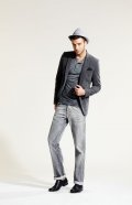 Ensemble jean, veste, tee-shirt délavé et teint à sec pour un look effet vieilli IKKS 2011 collection homme printemps-été