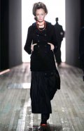 Manteau femme en laine Yohji Yamamoto collection automne hiver 2010-2011