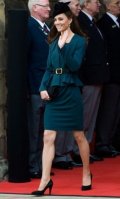 Kate Middleton dans un tailleur griffé LK Bennett