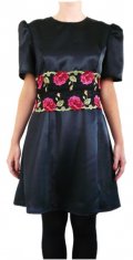 Robe noire en crêpe satin