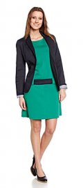 Robe verte ceinture noire 