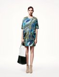 Robe courte et ample imprimée multicolore très seventies H&M femme collection été 2011