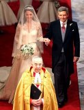 Kate Middleton, escortée par son père jusqu’à l’autel