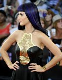 Katy Perry se la joue version héroïne gothique lors d’une cérémonie