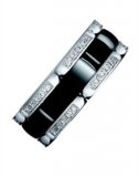 La bague « Ultra » en céramique de Chanel