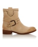 Bottines cloutées vintage