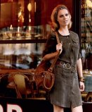 Eva Herzigova dans un ensemble marron collection printemps été 1.2.3