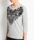 Un pull-sweat à imprimé... Baroque