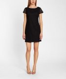 Robe en dentelle noire ajourée avec effet transparent sur les épaules