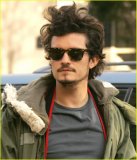 Look négligé...et wayfarer pour Orlando Bloom