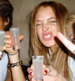 L’actrice Lindsay Lohan a toujours aimé faire la fête et boire de l’alcool avec ses amis, elle vit une période difficile avec des cures à répétition