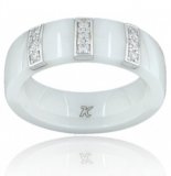 Une bague K-Jeell en céramique blanche
