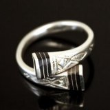 Une bague réglable d’inspiration touareg