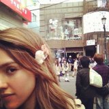 Jessica Alba dans les rues de Tokyo
